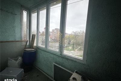 Apartament cu 3 camere decomandat în Independenței - 9