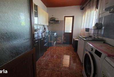 Casă cu 5 camere cu Teren 653 Mp în Central