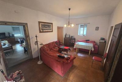 Casă cu 4 camere în Arpașu de Jos - 3