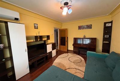 Apartament cu 4 camere decomandat în Târgu Cucu