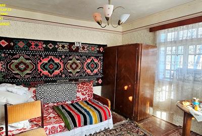 Casă cu 2 camere cu Teren 6000 Mp în Central - 10