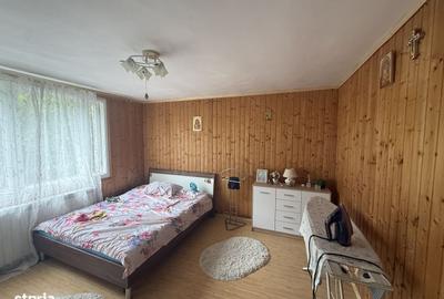 Casă cu 4 camere în Aurel Vlaicu