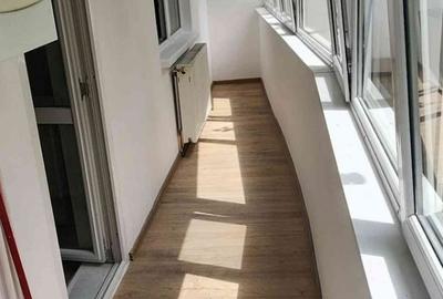 Apartament cu 2 camere decomandat, mobilat în Tractorul