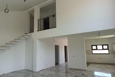 Casă cu 4 camere cu Teren 378 Mp în Malu Mare - 12