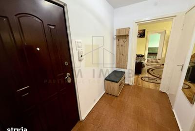 Apartament cu 3 camere în Podu Roș - 1