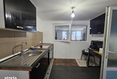 Casă cu 4 camere cu Teren 350 Mp în Florești