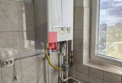 Apartament cu 3 camere semidecomandat în Alexandru Obregia