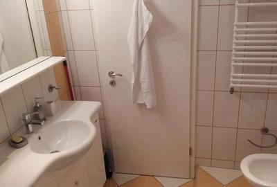 Apartament cu 2 camere semidecomandat, mobilat în Central - 1
