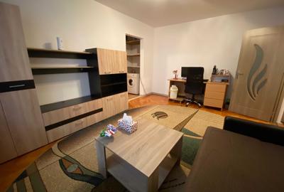 Apartament cu 2 camere semidecomandat în Girocului