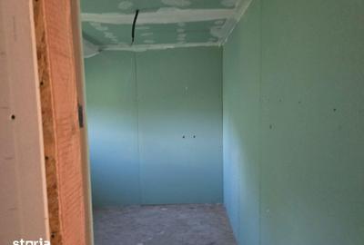 Casă cu 4 camere cu Teren 2892 Mp în Șoimuș