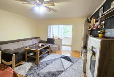 Apartament cu 3 camere semidecomandat, mobilat în Micro 16 - 2