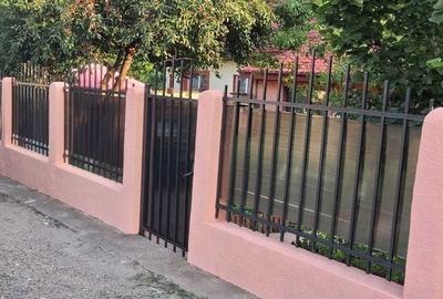 Casă cu 4 camere cu Teren 100 Mp în Rahova