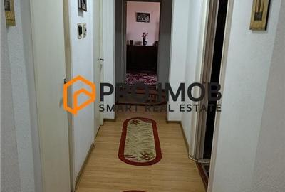 Apartament cu 3 camere decomandat în Micro 5