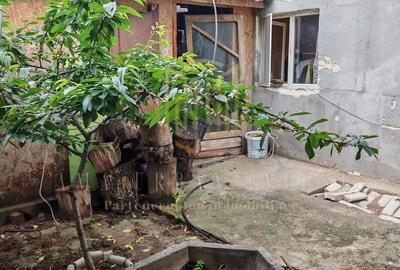 Casă individuală cu 3 camere cu Canalizare în Apărătorii Patriei - 13