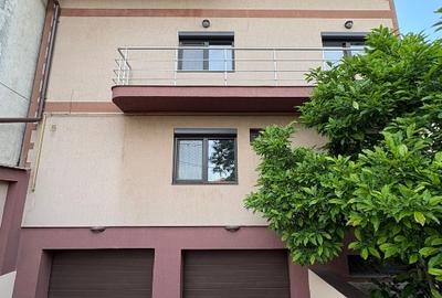 Duplex cu 13 camere cu Canalizare în Bucureștii Noi
