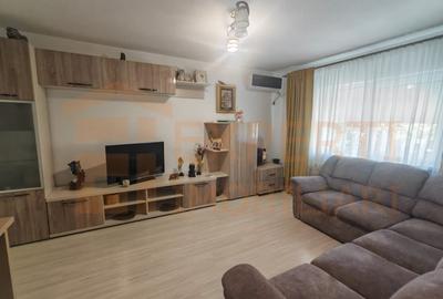 Apartament cu 3 camere decomandat, mobilat în Poarta 6
