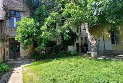 Apartament cu 4 camere decomandat în Ultracentral