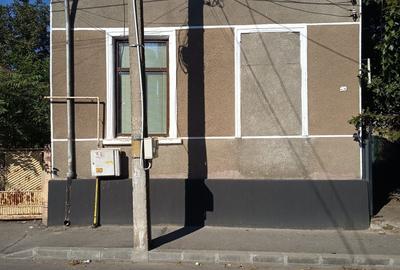 Casă cu 3 camere în Central