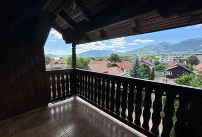 Casă cu Teren 800 Mp în Central
