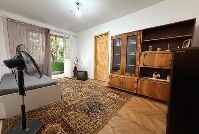 Apartament cu 3 camere semidecomandat în Dacia