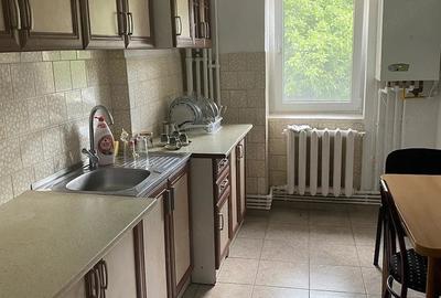Apartament cu 3 camere decomandat în Păcurari