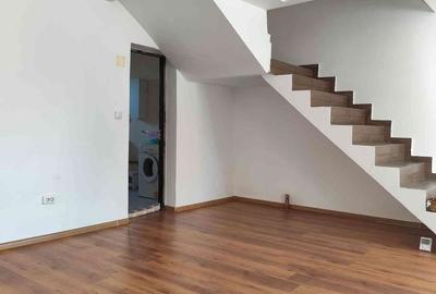 Casă cu 4 camere cu Teren 1482 Mp în Brădești - 2