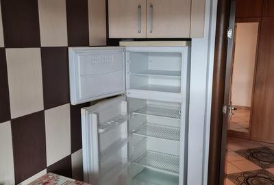 Apartament cu 3 camere decomandat în Micro 4 - 7