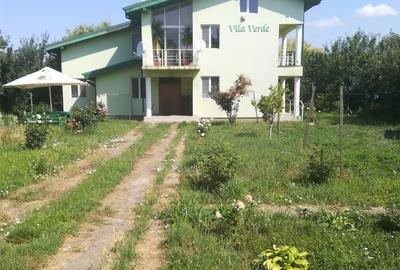 Casă cu 7 camere cu Teren 2061 Mp în Central