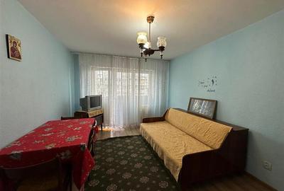 Apartament cu 3 camere decomandat în B-dul București