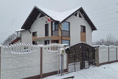 Casă cu 4 camere în Slătioarele