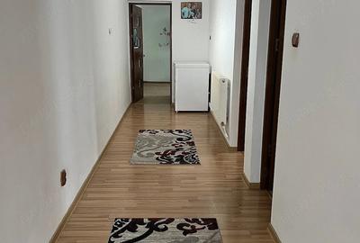 Casă cu 4 camere cu Teren 275 Mp în Central