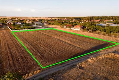 Teren intravilan de 5853 mp, în Gepiu