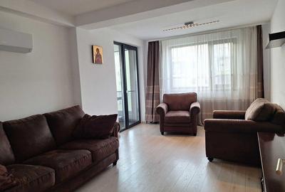 Apartament cu 2 camere decomandat în Tractorul