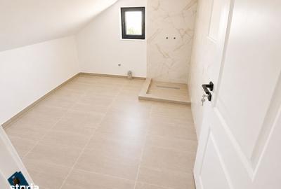 Casă cu 3 camere cu Teren 370 Mp în Podu Roș