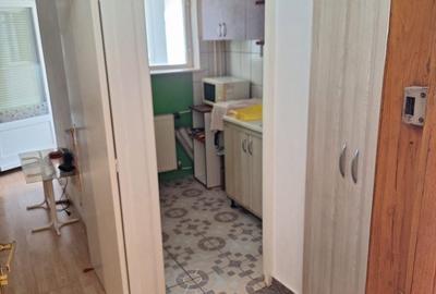 Garsonieră decomandată în Central