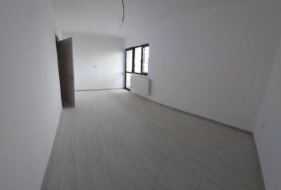 Casă cu 5 camere cu Teren 250 Mp în Central