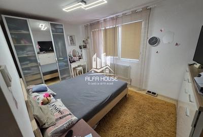 Apartament cu 3 camere semidecomandat în Central