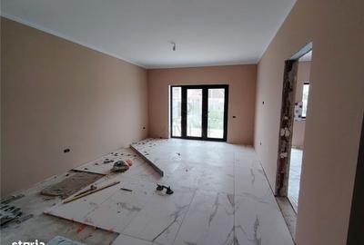 Casă cu 4 camere în Moșnița Nouă