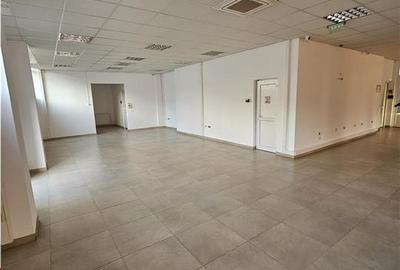 Birou, de 900 mp, în Piața Cluj - 10