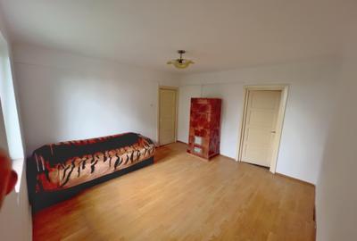 Apartament cu 3 camere semidecomandat în Cioceanu - 1