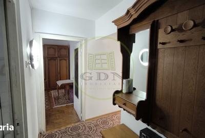 Apartament cu 3 camere decomandat, mobilat în Decebal - 5