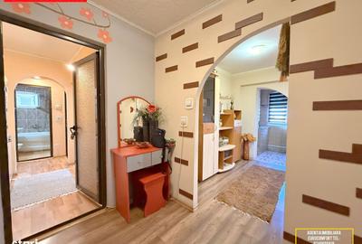Apartament cu 3 camere decomandat, mobilat în Micro 17 - 14