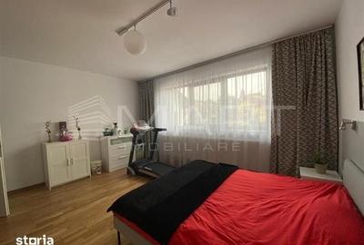 Casă cu 7 camere cu Teren 350 Mp în Ștrand