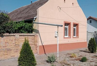 Casă cu 3 camere în Checea