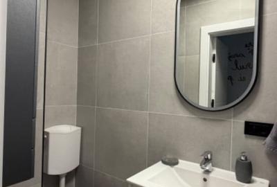 Apartament cu 3 camere decomandat în Florești