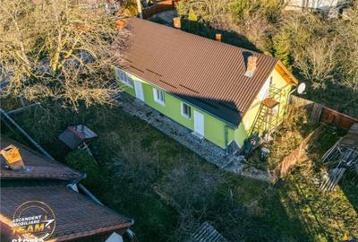 Casă cu 2 camere cu Teren 656 Mp în Brețcu - 2