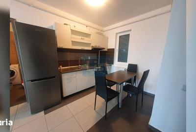 Apartament cu 3 camere semidecomandat în Iris