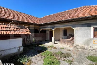 Casă cu 5 camere cu Teren 2002 Mp în Turcinești
