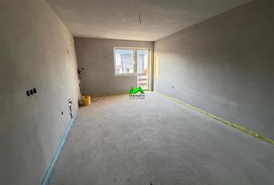 Casă cu 7 camere cu Teren 727 Mp în Central