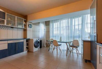 Apartament cu 4 camere decomandat în Central